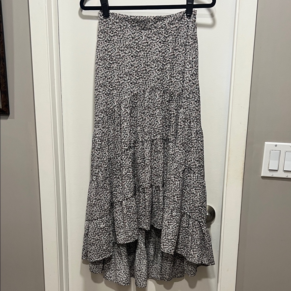 Chic High-Low Black and White Skirt